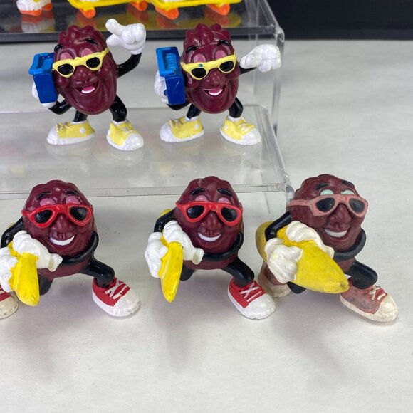 Vintage California Raisins Beach and Sports Figurines Mixed Lot of 16 - Picture 5 of 10